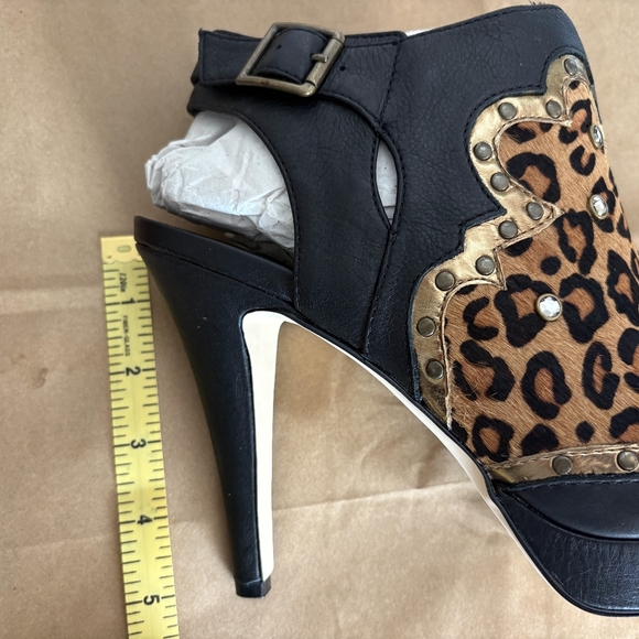 Reba Western Leather Booties - Picture 9 of 10